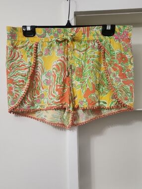 Lilly Pulitzer Happy Place Challis Pom Pom Shorts Tropical Floral M
